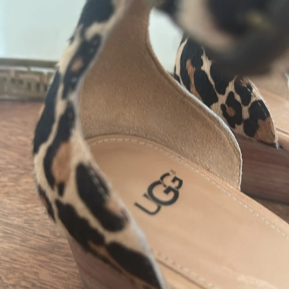UGG Calf Hair Char Leopard Ankle Strap Sandals - Picture 4 of 8